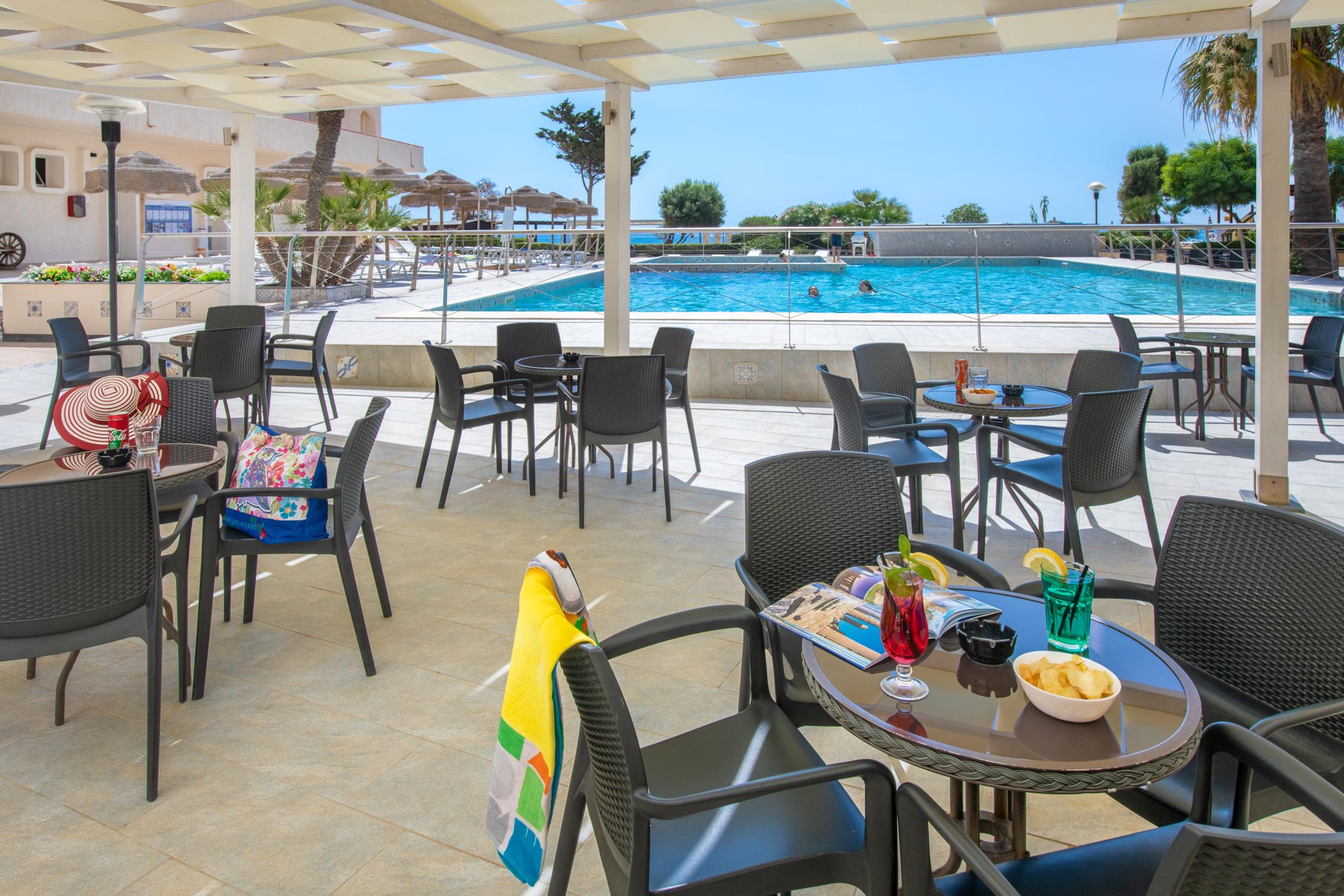 Club Eloro Hotel 4*