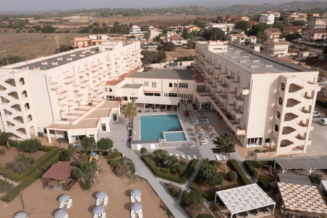 Club Eloro Hotel 4*