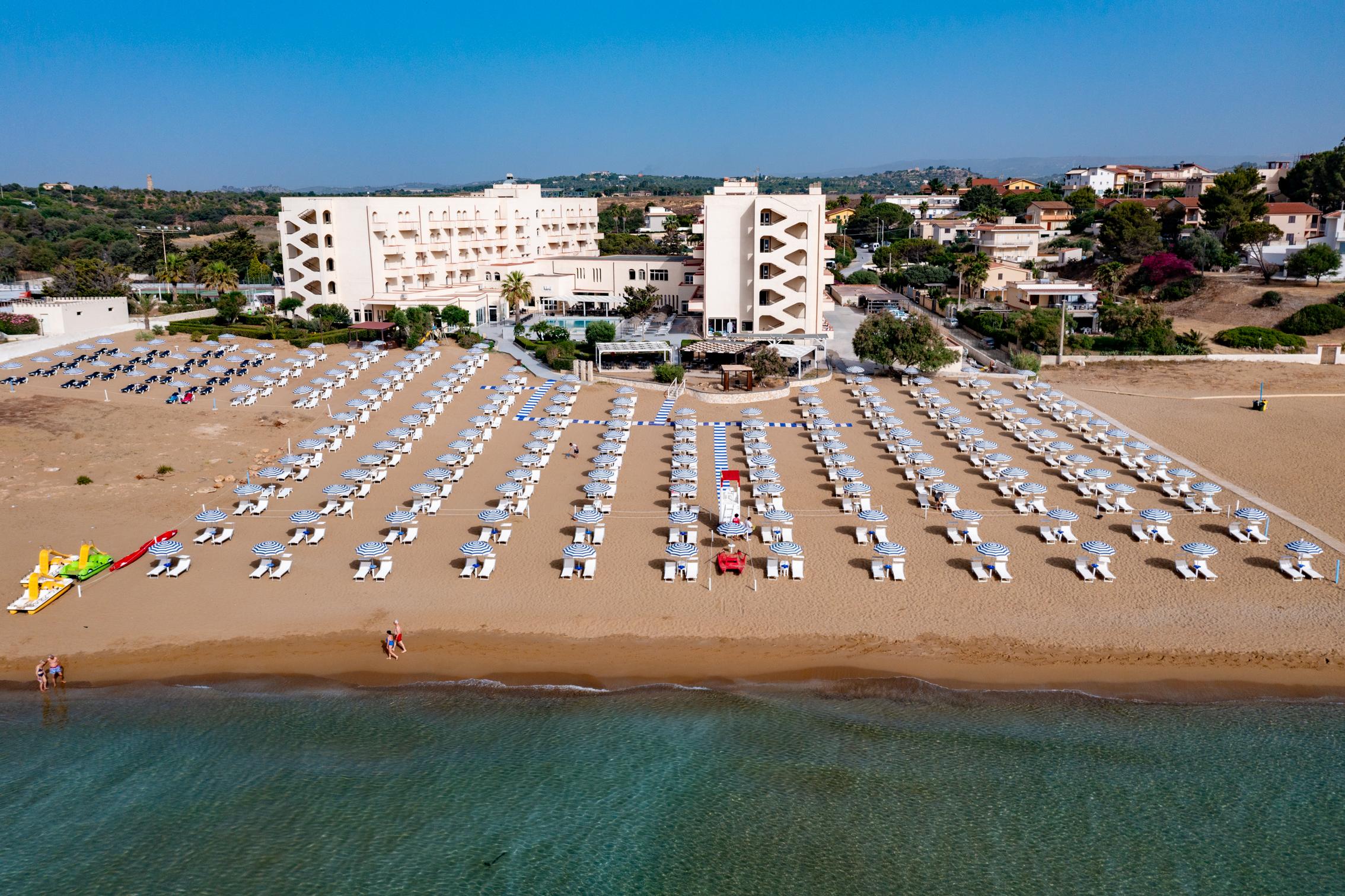 Club Eloro Hotel 4*